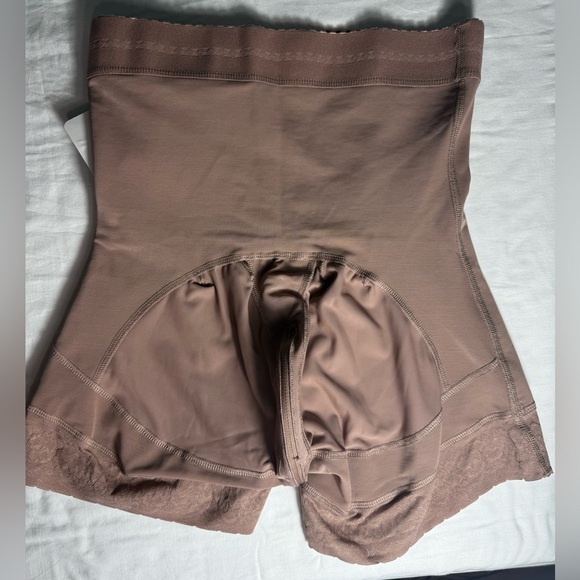 Shapewear brought directly from Colombia, small size, more or less XL. - Picture 2 of 8